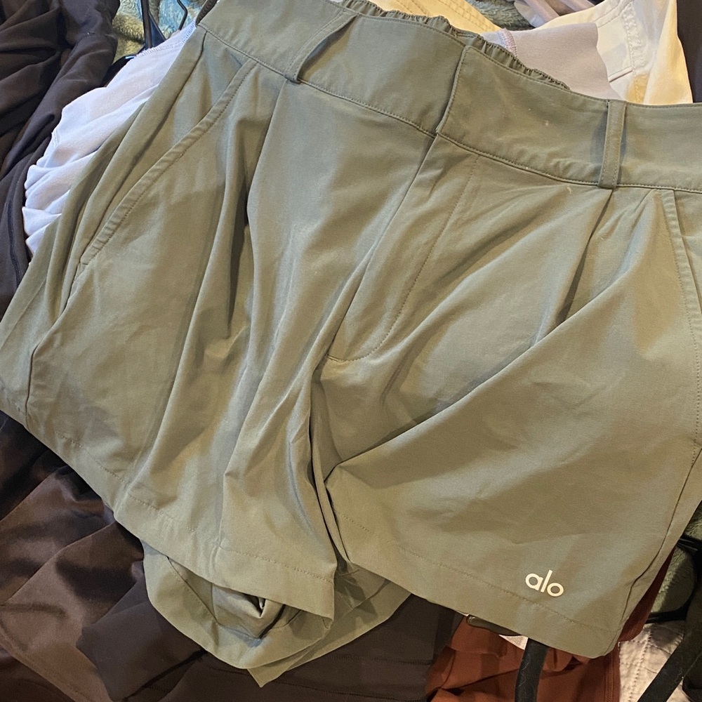 ALO Yoga Olive Green Athletic Shorts with Front Pleats